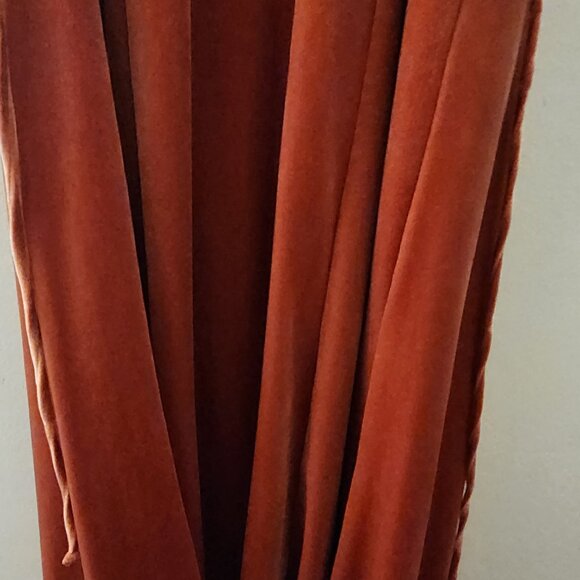 June & Hudson Velvet Midi Dress. Size M. - Picture 4 of 6